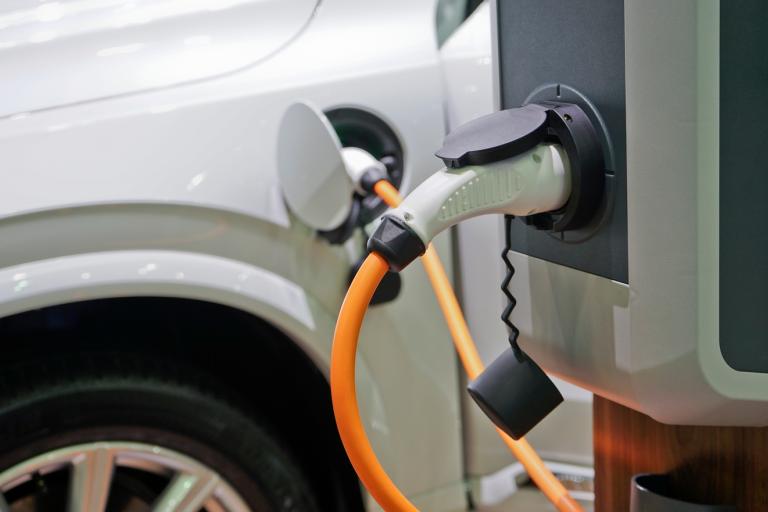 EV-charging _ copyright iStock--636171772